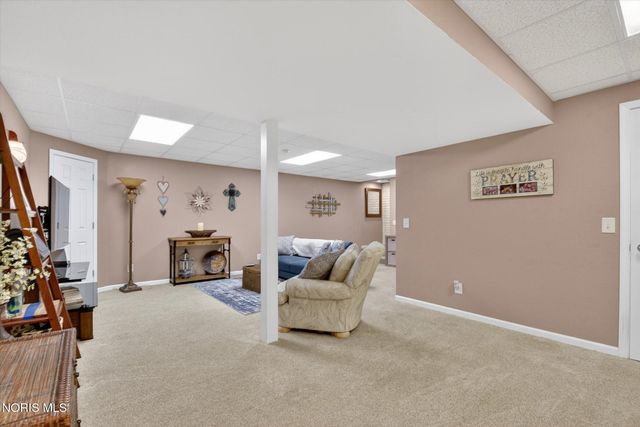 1880 Lexington Drive, Perrysburg, OH 43551