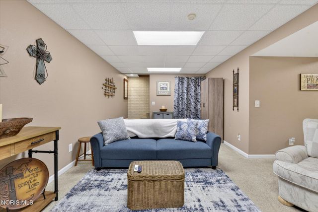 1880 Lexington Drive, Perrysburg, OH 43551