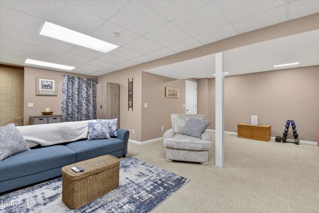 1880 Lexington Drive, Perrysburg, OH 43551