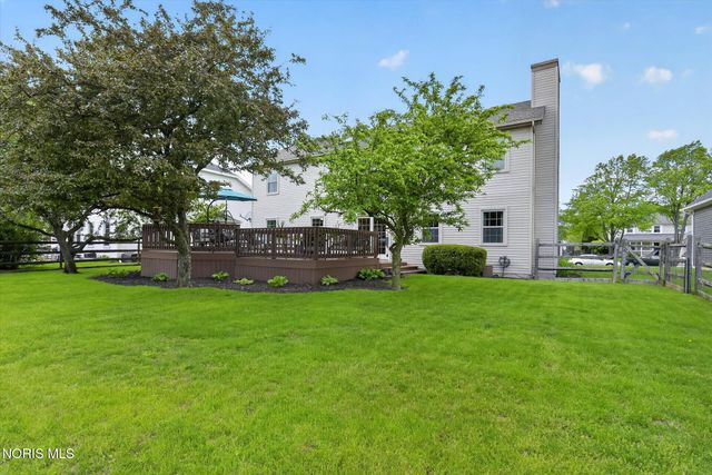 1880 Lexington Drive, Perrysburg, OH 43551
