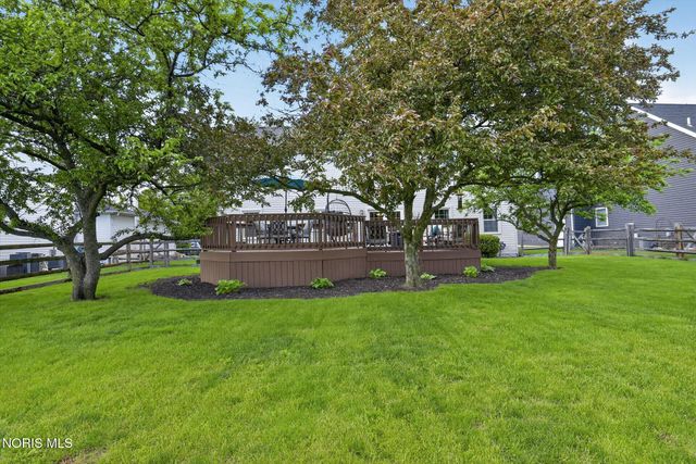 1880 Lexington Drive, Perrysburg, OH 43551