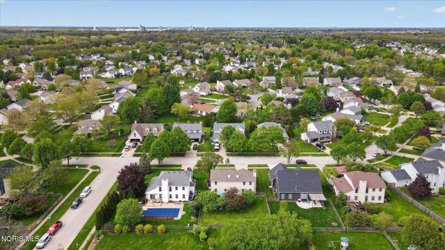 1880 Lexington Drive, Perrysburg, OH 43551