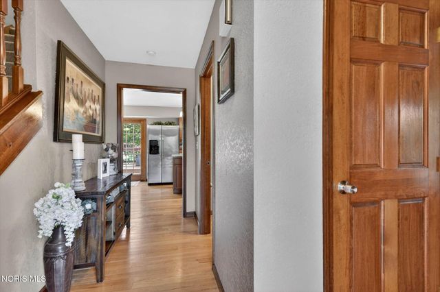 1880 Lexington Drive, Perrysburg, OH 43551