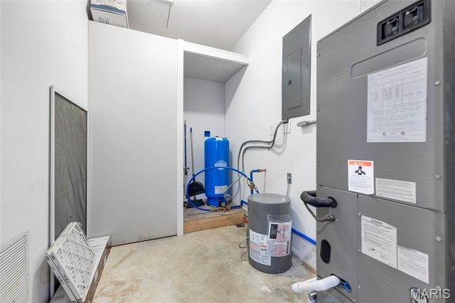 1187 S Highway 79, Winfield, MO 63389