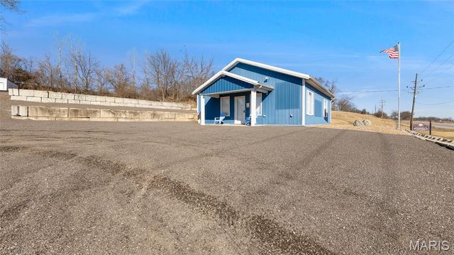 1187 S Highway 79, Winfield, MO 63389