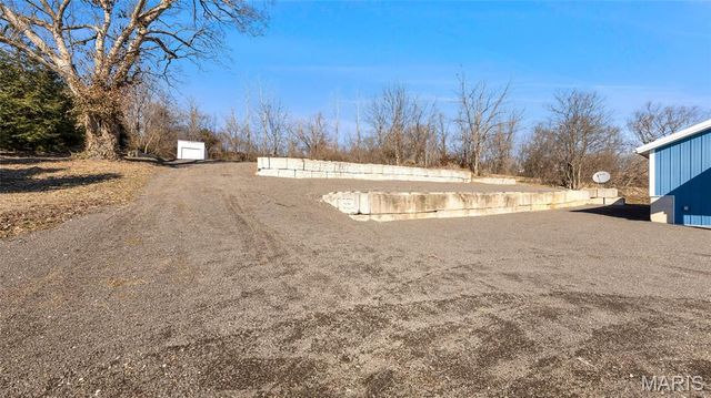 1187 S Highway 79, Winfield, MO 63389