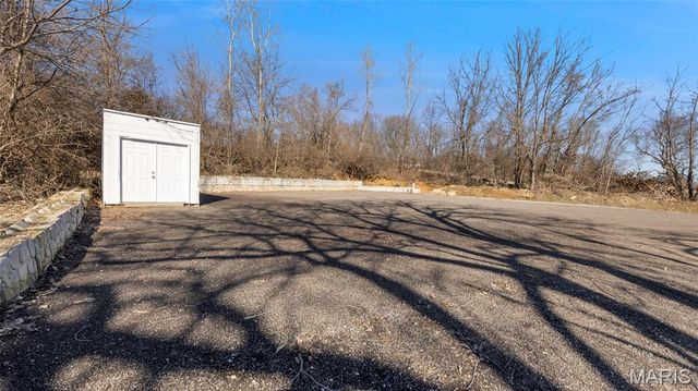 1187 S Highway 79, Winfield, MO 63389