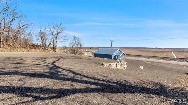 1187 S Highway 79, Winfield, MO 63389