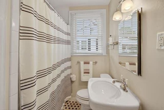 136 Maple Street, Charleston, SC 29403