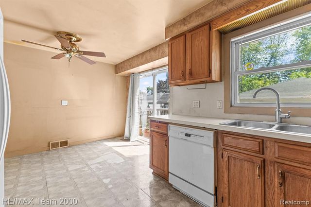 25394 Normandy Street, Roseville, MI 48066