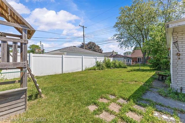 25394 Normandy Street, Roseville, MI 48066