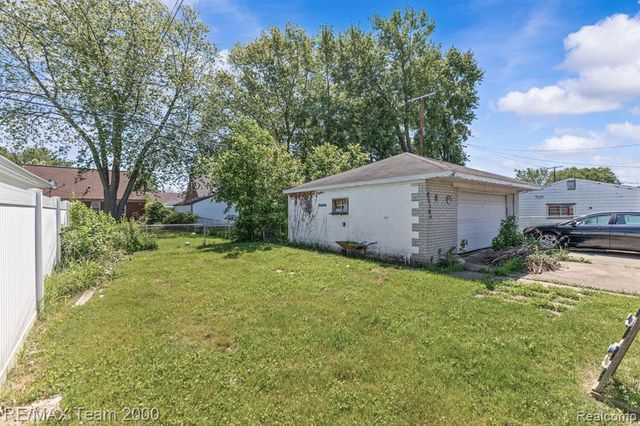 25394 Normandy Street, Roseville, MI 48066