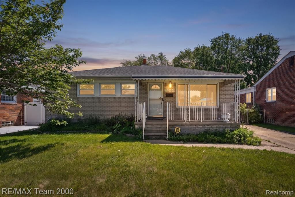 25394 Normandy Street, Roseville, MI 48066