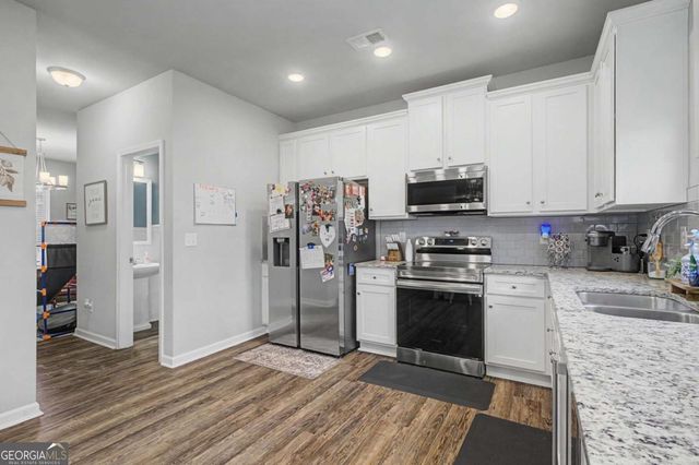 108 Mcginnis Circle, Calhoun, GA 30701