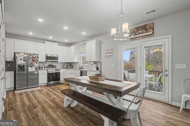 108 Mcginnis Circle, Calhoun, GA 30701