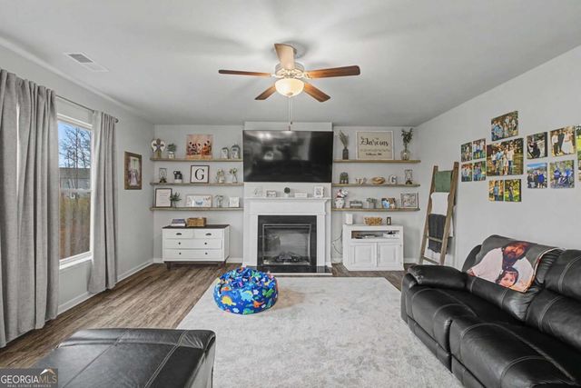 108 Mcginnis Circle, Calhoun, GA 30701