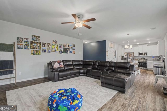 108 Mcginnis Circle, Calhoun, GA 30701