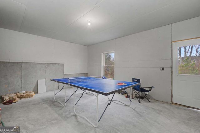 108 Mcginnis Circle, Calhoun, GA 30701