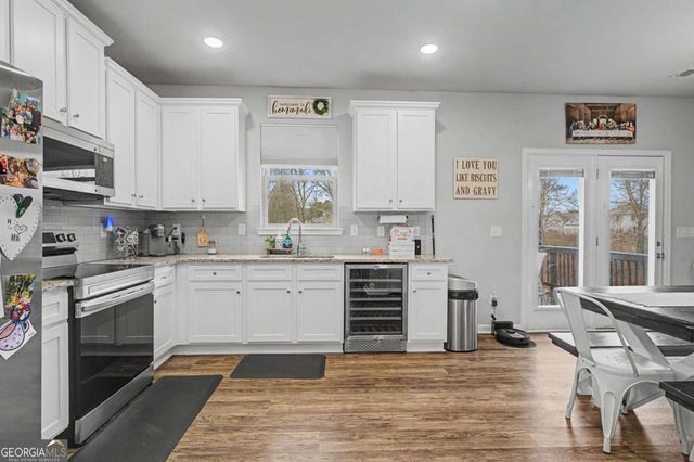 108 Mcginnis Circle, Calhoun, GA 30701