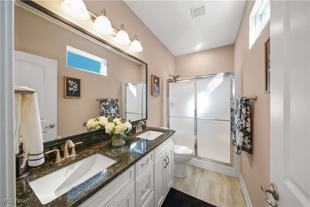 36087 Navona Lane, North Ridgeville, OH 44039