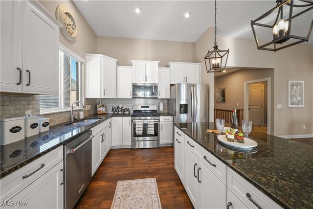 36087 Navona Lane, North Ridgeville, OH 44039