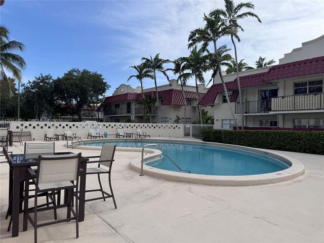 6705 N Kendall Drive 301, Pinecrest, FL 33156