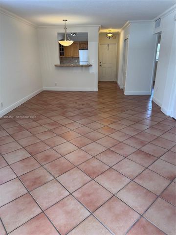6705 N Kendall Drive 301, Pinecrest, FL 33156