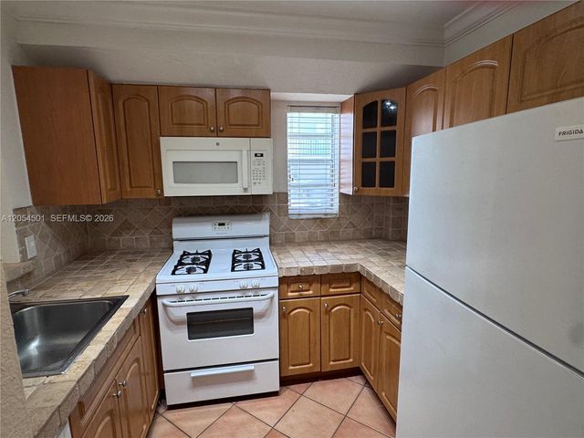 6705 N Kendall Drive 301, Pinecrest, FL 33156