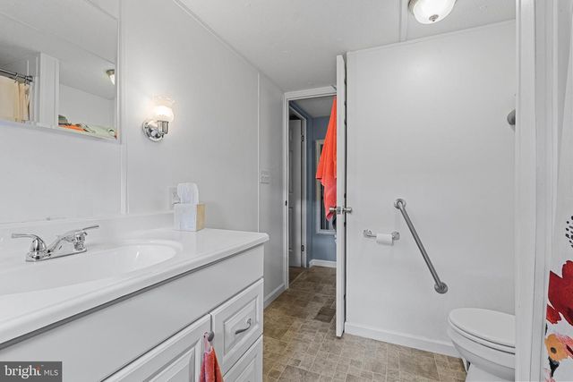 525 CANTER RD, Wilmington, DE 19810