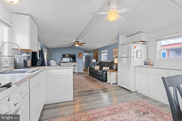 525 CANTER RD, Wilmington, DE 19810