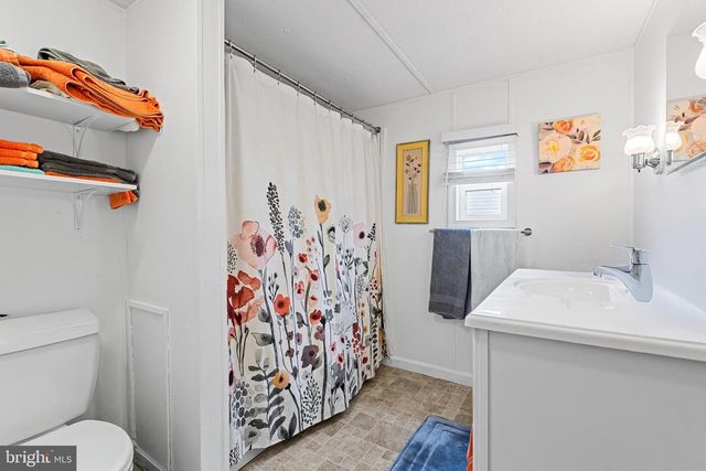 525 CANTER RD, Wilmington, DE 19810