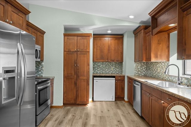 2225 Rosebud DRIVE, Billings, MT 59102