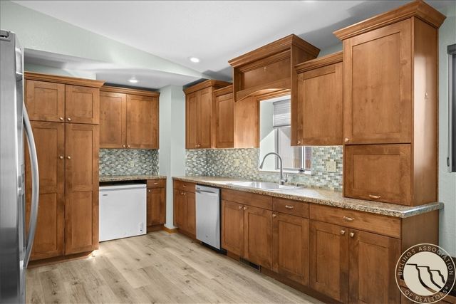 2225 Rosebud DRIVE, Billings, MT 59102