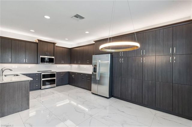 11604 Meadowrun CIR, Fort Myers, FL 33913