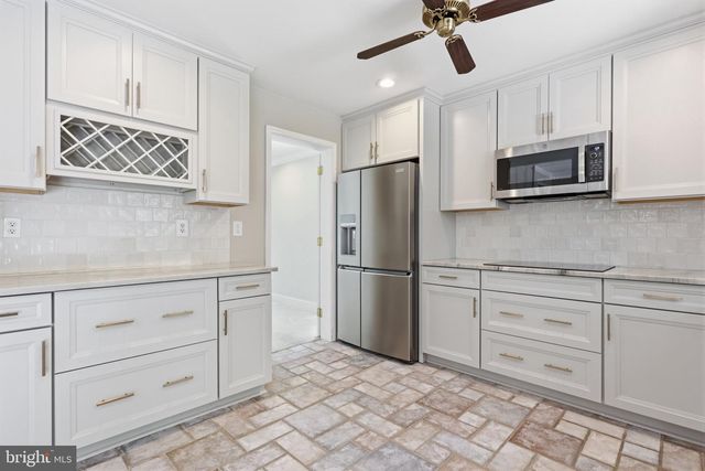 879 HALDEMAN RD, Schwenksville, PA 19473