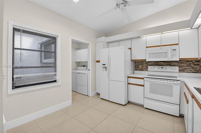 8200 Whispering Palm Dr, Boca Raton, FL 33496