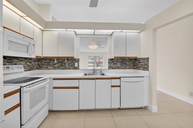 8200 Whispering Palm Dr, Boca Raton, FL 33496