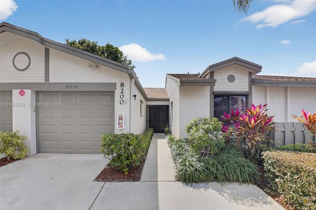 8200 Whispering Palm Dr, Boca Raton, FL 33496