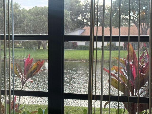 8200 Whispering Palm Dr, Boca Raton, FL 33496