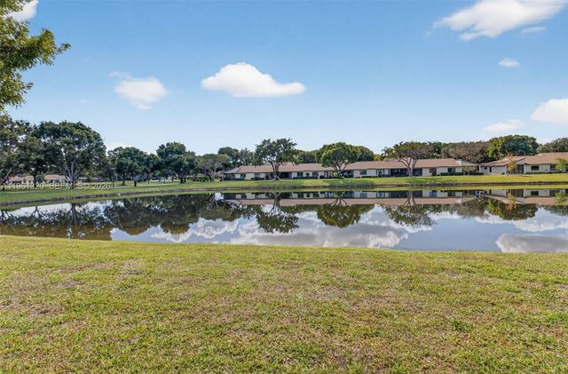 8200 Whispering Palm Dr, Boca Raton, FL 33496