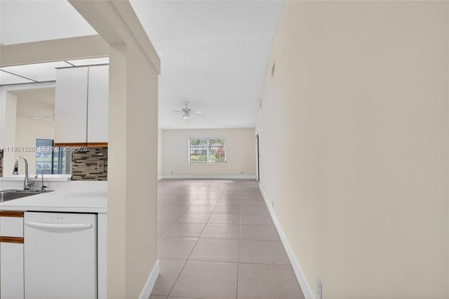 8200 Whispering Palm Dr, Boca Raton, FL 33496