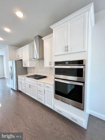 1907 GREENBRIAR HALL RD, Dumfries, VA 22026