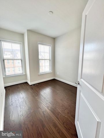1907 GREENBRIAR HALL RD, Dumfries, VA 22026
