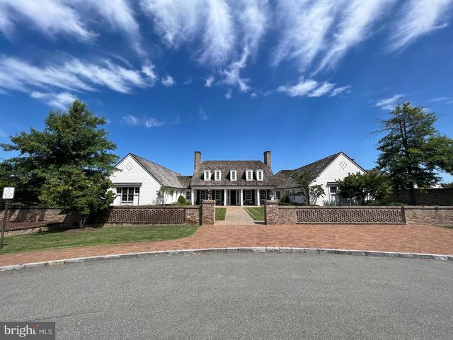 1907 GREENBRIAR HALL RD, Dumfries, VA 22026