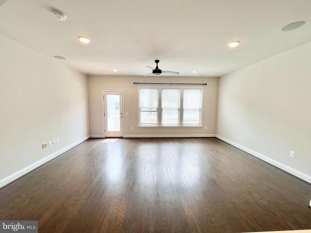 1907 GREENBRIAR HALL RD, Dumfries, VA 22026