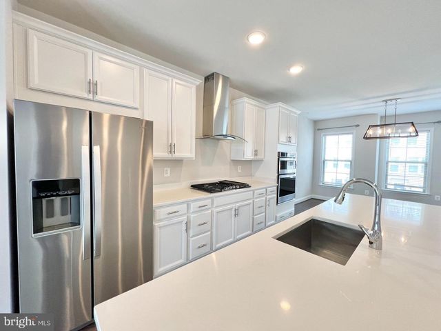 1907 GREENBRIAR HALL RD, Dumfries, VA 22026