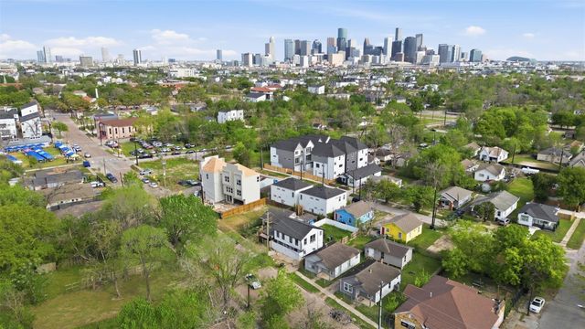 3225 Holman Street, Houston, TX 77004