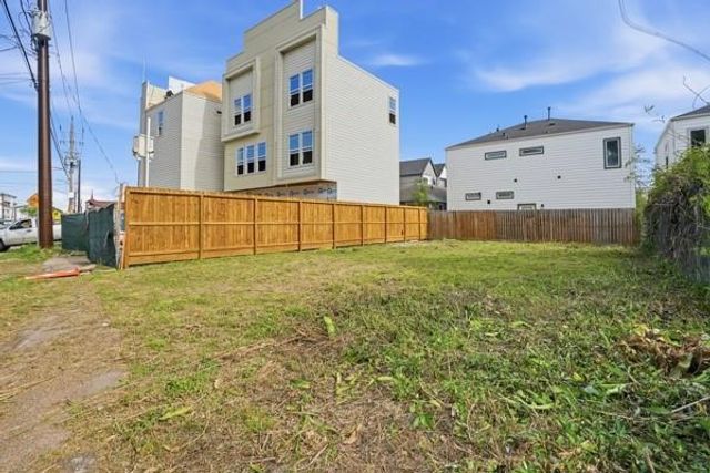 3225 Holman Street, Houston, TX 77004