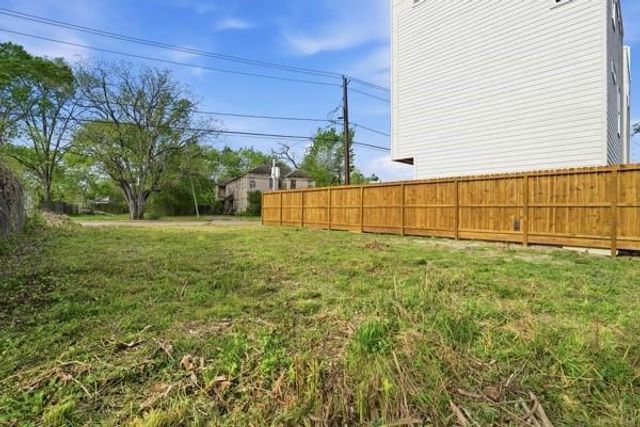 3225 Holman Street, Houston, TX 77004