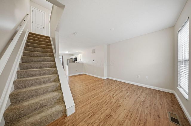 5631 Middle Falls Street, 39, Dublin, OH 43016